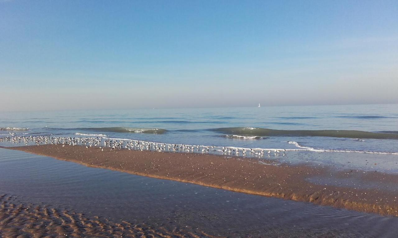 Bed and Breakfast Chez Gigi Merville-Franceville-Plage Exterior foto