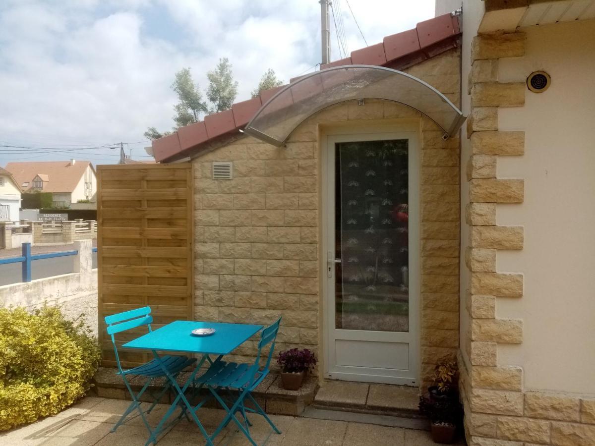 Bed and Breakfast Chez Gigi Merville-Franceville-Plage Exterior foto